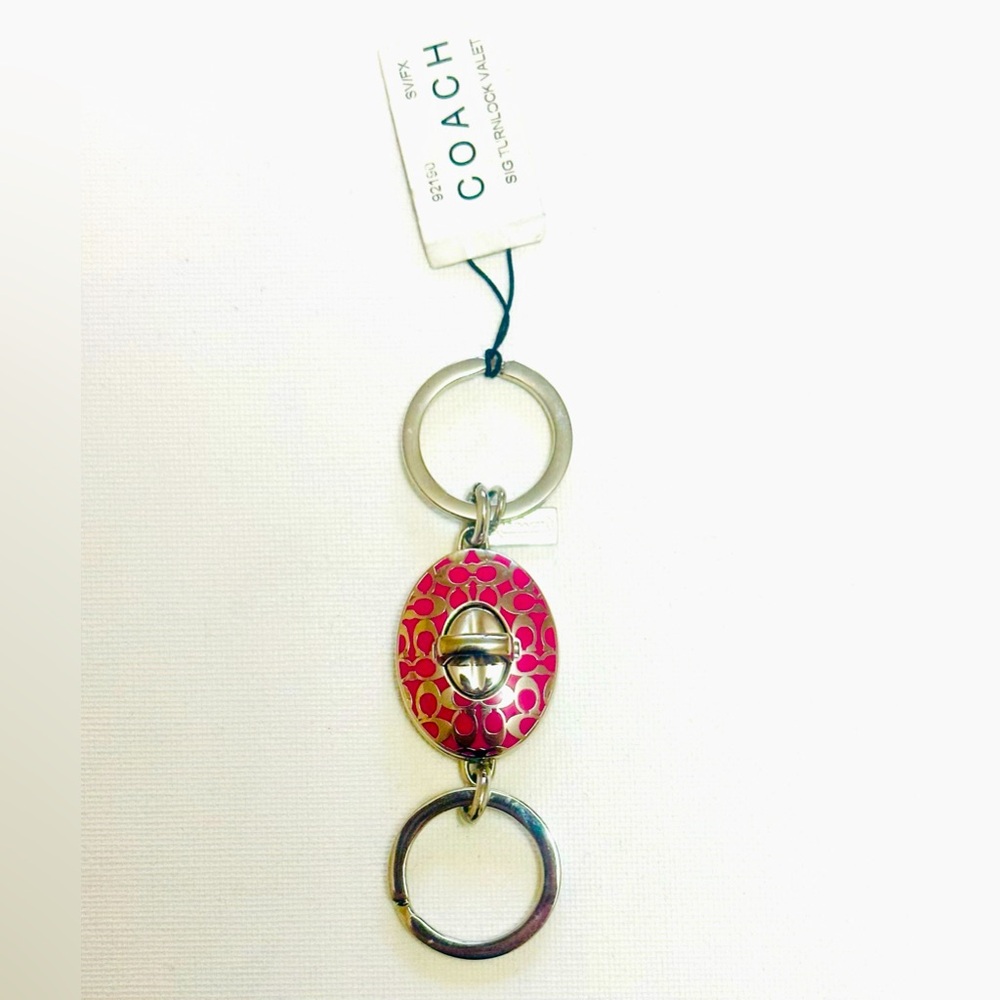NWT Coach Pink silver 
Signature C Turnlock 2-in-1 Valet Embellished Key Holder